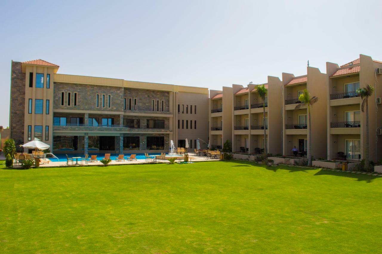 Panacea Suites Hotel Μποργκ Ελ Αράμπ Εξωτερικό φωτογραφία