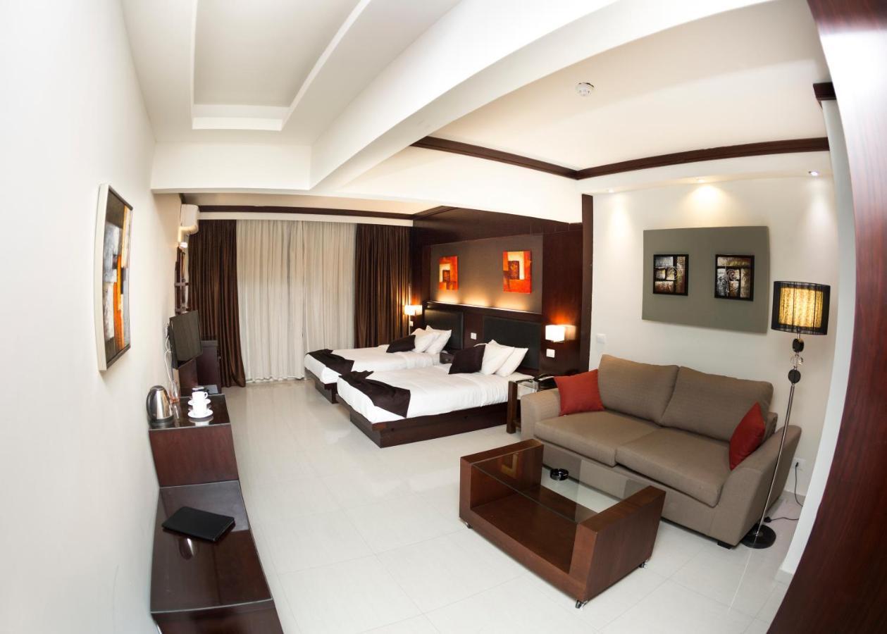 Panacea Suites Hotel Μποργκ Ελ Αράμπ Εξωτερικό φωτογραφία